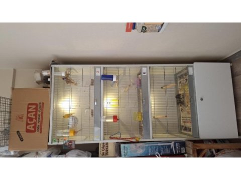 Kafes sağlam pvc temiz 3 lü alta dolaplık yeri var